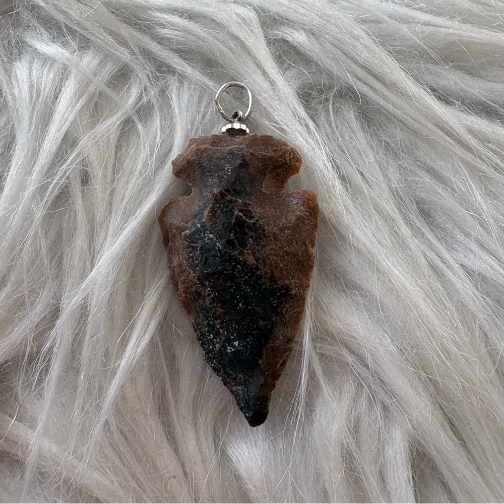 Chert Arrowhead Pendant - Picture 4 of 4